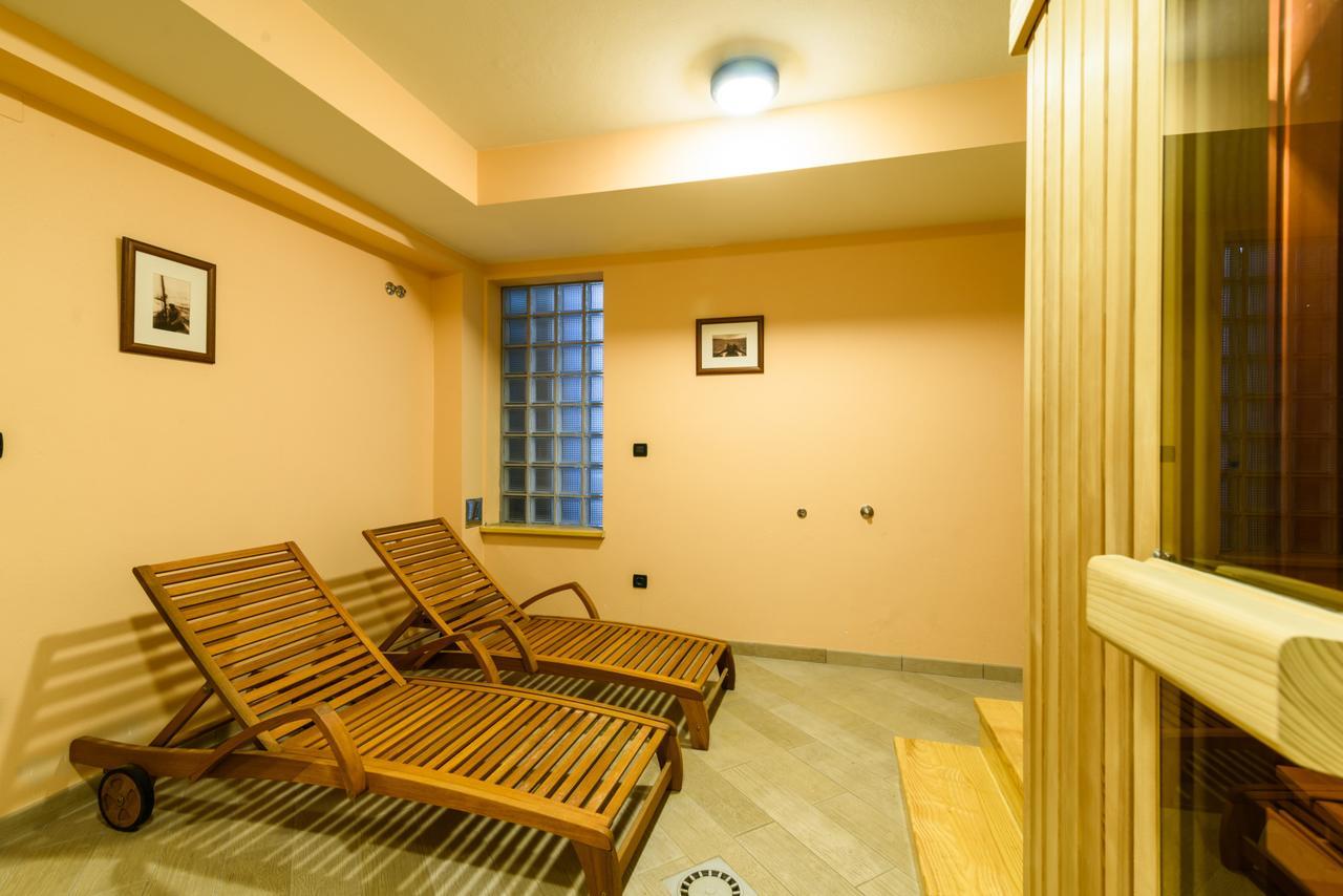 Villa Lavandula With Heated Swimming Pool 트로기르 외부 사진